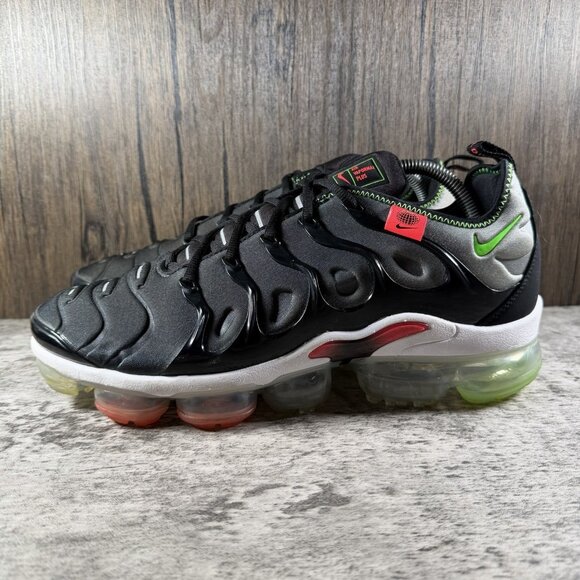 Nike Air Vapormax Plus “Worldwide Pack” Black Gray Volt Red  Men’s Size 10.5 - Picture 4 of 10
